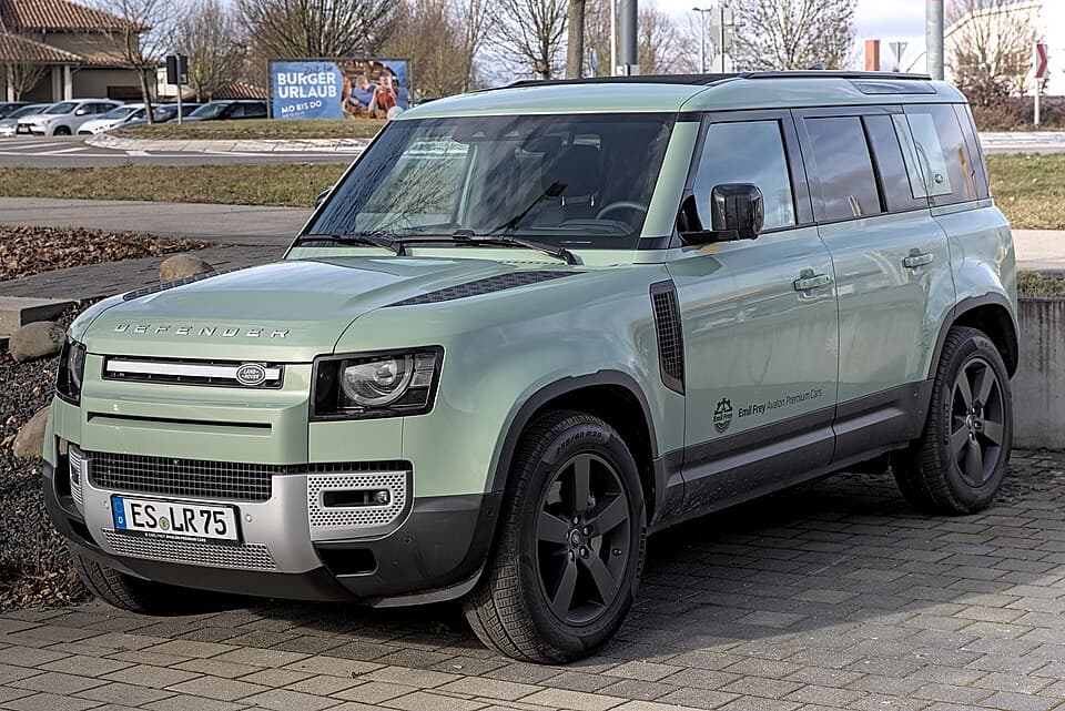 Land Rover Defender 110