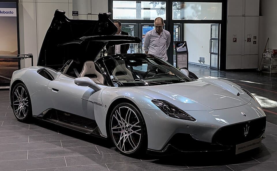 Maserati MC20